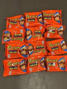 lot 20 image: Lot of 12 Reeses Potato Chips Big Cup - 1.3 oz Each