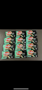 lot 70 image: Lot of 12 KitKat Duos - Mint and Dark Chocolate