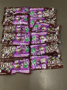 lot 90 image: Lot of 12 Bags of M&Ms Chocolate Candy (47.9g each) - Supporting Women Edition