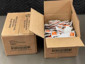 lot 68 image: Caseys Taco Sauce - 400 Count Foil Pouches