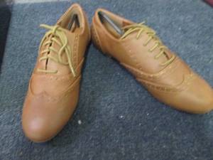 lot 7 image: Ollio Womens Shoe Classic Lace Up ...