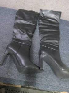 lot 10 image: NIB Emmerson Size 7.5 Womens Heele...