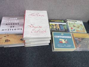lot 44 image: Assorted Cds & Books...