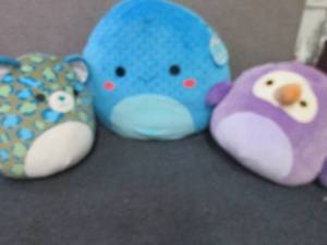 lot 93 image: 3 Squishmallows...