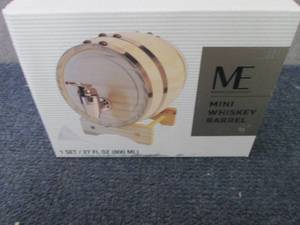 lot 139 image: Mini Whiskey Barrel...