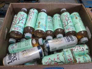 lot 153 image: 20 oz Bottles Arizona Green Tea wit...