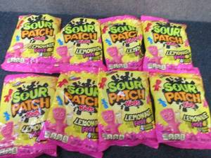 lot 326 image: 8- 8.02 oz Sour Patch Kids Lemonade...