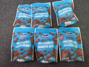 lot 401 image: 6- 5 oz Milk Chocolate Cranberry Bi...