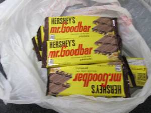 lot 415 image: 12- 1.75 oz Mr. Goodbars...