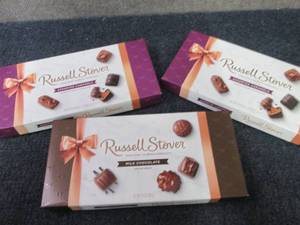lot 429 image: 3- 9.4 oz Russell Stover Milk Choco...