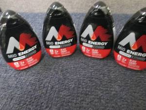 lot 447 image: 4- 3.24 oz Mio Energy Black Cherry ...