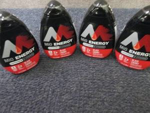 lot 448 image: 4- 3.24 oz Mio Energy Black Cherry ...