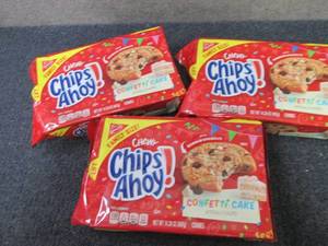 lot 460 image: 3- 14.38 oz Chewy Confetti Cake Chi...