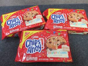 lot 461 image: 3- 14.38 oz Chewy Confetti Cake Chi...