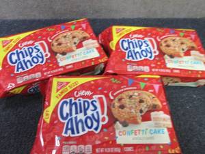 lot 463 image: 3- 14.38 oz Chewy Confetti Cake Chi...