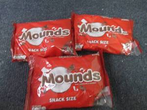 lot 484 image: 3- 11.3 oz Mounds Snack Bars...