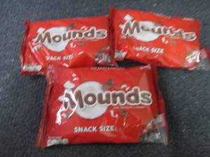 lot 486 image: 3- 11.3 oz Mounds Snack Bars...
