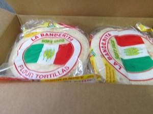 lot 488 image: 12- 10 ct LaBanderita Soft Flour To...