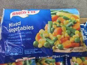 lot 518 image: Case of 12- 16 oz FROZEN Birds Eye ...