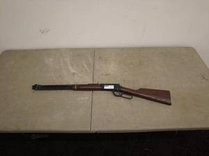 lot 82 image: Daisy Model 1894 Lever Action BB Gun