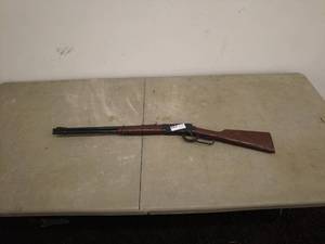 lot 83 image: Daisy Model 1894 Lever Action BB gun