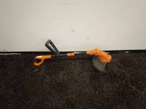 lot 93 image: WORX 15 Electric String TrimmerEdger WG119 120V