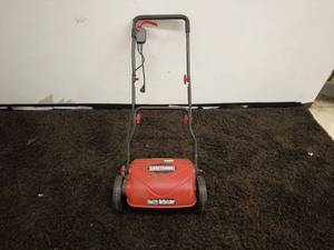 lot 106 image: Craftsman Electric Dethatcher