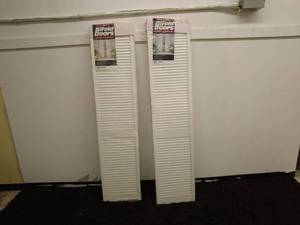 lot 148 image: Set of 2 Prefinished Solid Hardwood Bifold Doors 36x80