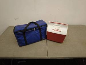lot 180 image: Lot of 2 Coolers Igloo Little Playmate and Blue Insulated Cooler Bag
