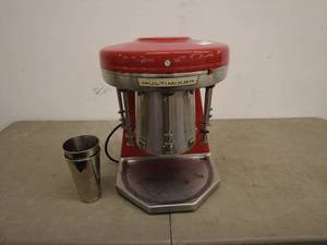 lot 4 image: Vintage Sterling Multi-Products Multimixer Milkshake Machine