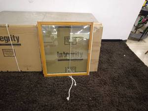 lot 154 image: Integrity Window Set in Packaging