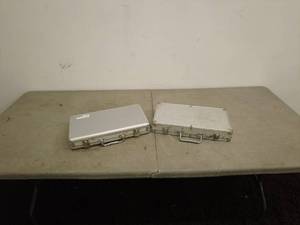 lot 18 image: Lot of 2 Poker Chip Sets with Aluminum Cases