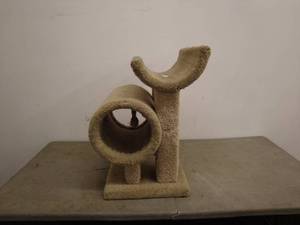 lot 26 image: Beige Cat Tower with Tunnel and Perch