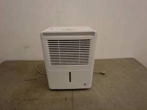 lot 46 image: Perfect Aire Dehumidifier, Model 3PAD30