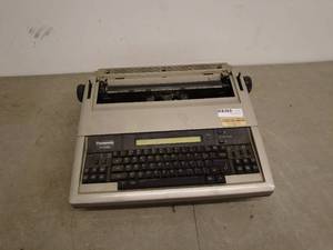 lot 210 image: Panasonic Electronic Typewriter KX-E508E