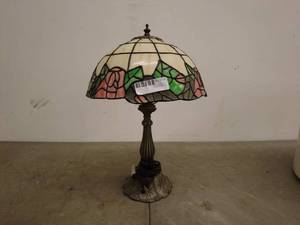 lot 224 image: Tiffany-Style Table Lamp with Stained Glass Shade