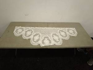 lot 228 image: Lot of Vintage Lace Curtains