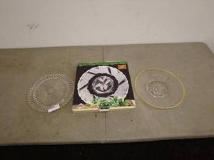 lot 229 image: Lot of Decorative Glass Plates