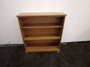 lot 255 image: Wooden 3-Shelf Bookcase