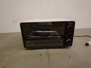 lot 267 image: DeLonghi Vintage Toaster Oven