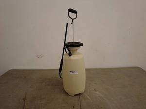 lot 275 image: Home and Garden Sprayer - 1 Gallon