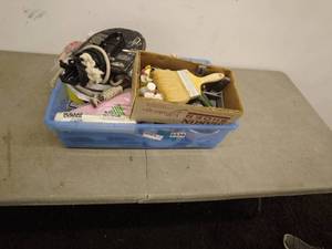 lot 283 image: Assorted Painting and DIY Supplies