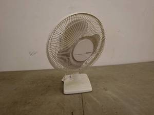 lot 292 image: Holmes Table Fan