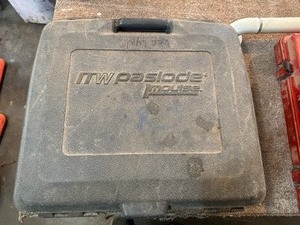 Paslode Impulse Cordless Finish Nailer Case, Charger, Battery included