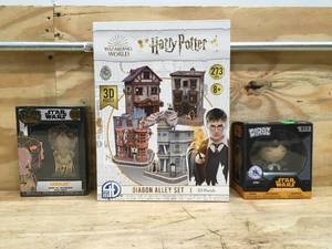 lot 50 image: Lot of Star Wars Toys and Harry Potter 3D Puzzle