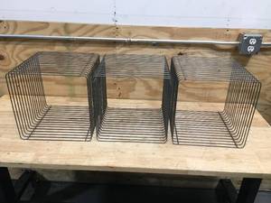 lot 56 image: Lot of 5 - Metal Wire Cubes