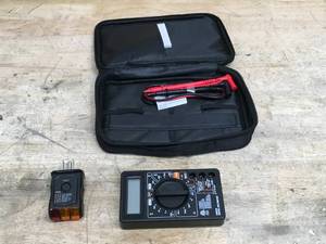 lot 67 image: ALLOSUN EM830 Digital Multimeter