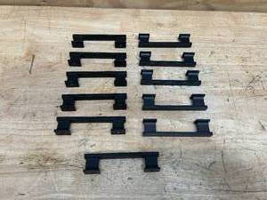 lot 85 image: SUMNER STREET Lot of 11- Drawer Pulls (4-12)