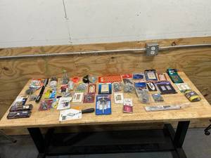lot 100 image: Lot of Miscellaneous Items