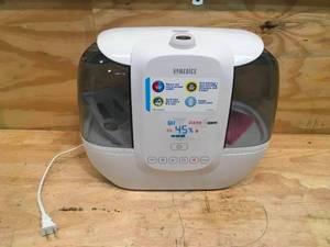 lot 172 image: Homedics Ultrasonic Humidifier With UV-C Technology
